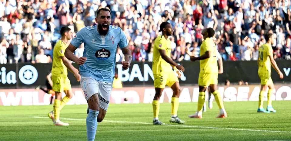 Celta Vigo futbolçusu qol sevincini yaşayır