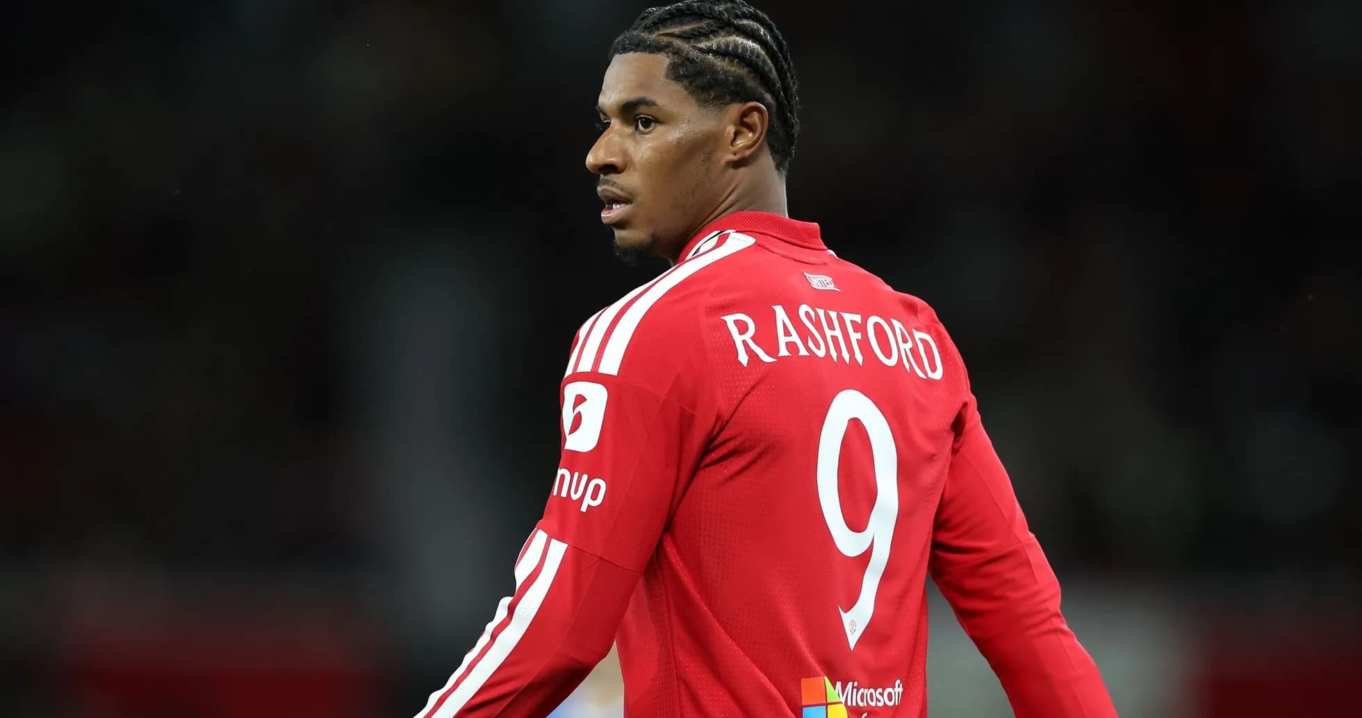 Futbolçu Rashford 9 nömrəli forma ilə