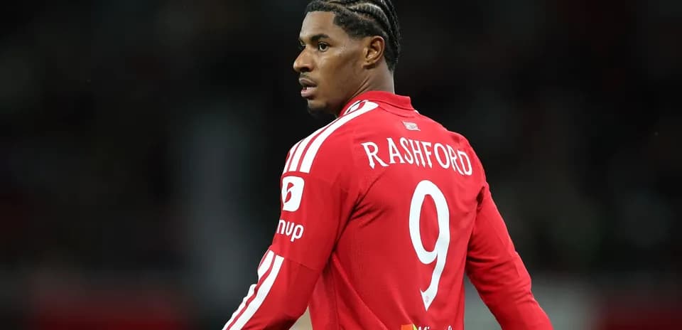 Futbolçu Rashford 9 nömrəli forma ilə