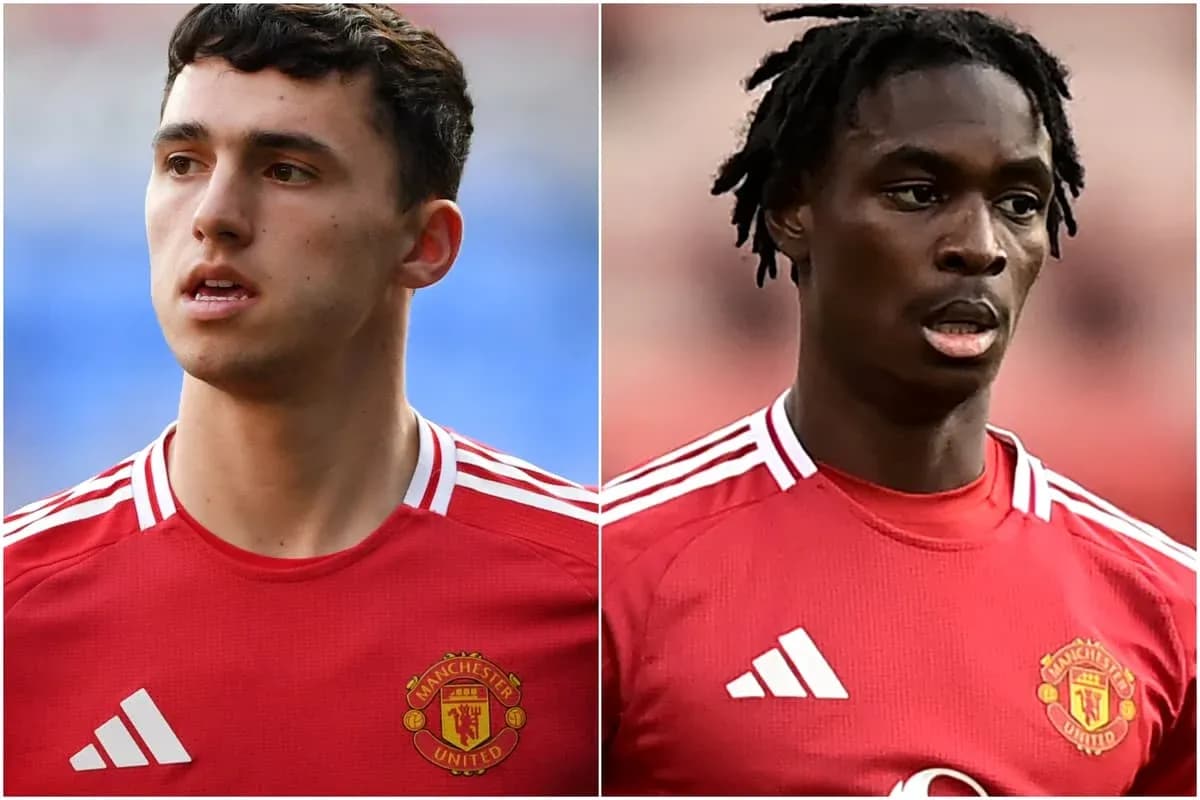 İki futbolçu, Manchester United formasında hazırlaşır