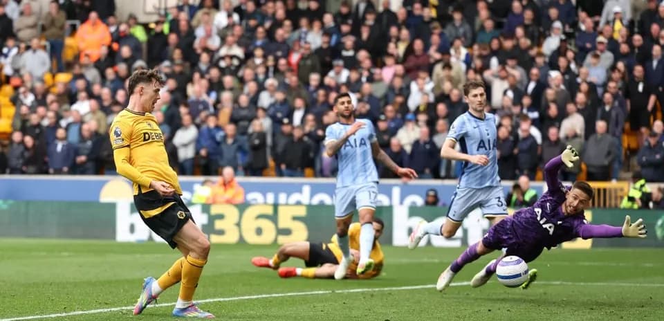 Wolverhampton və Tottenham oyununda qapı atışı