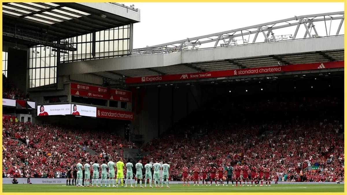 Teams lined up for tribute at Anfield stadium