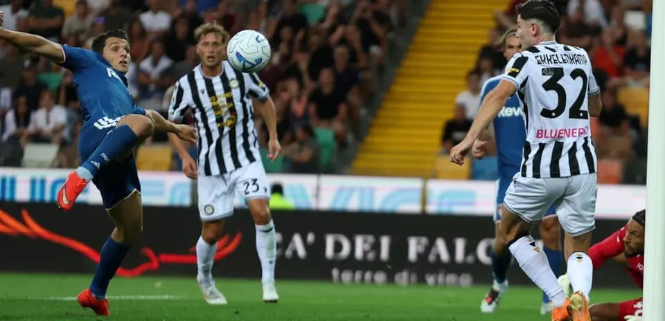 Udinese və Como futbol matçı anı
