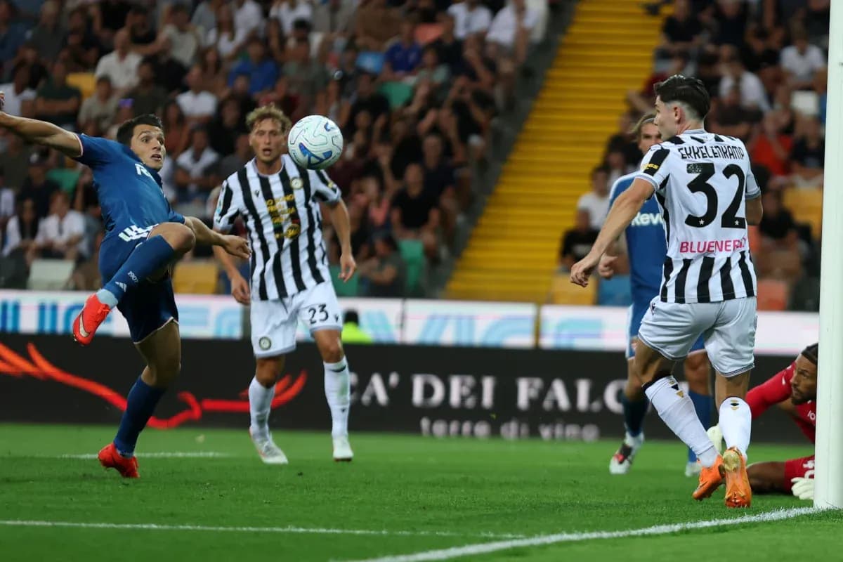 Udinese və Como futbol matçı anı