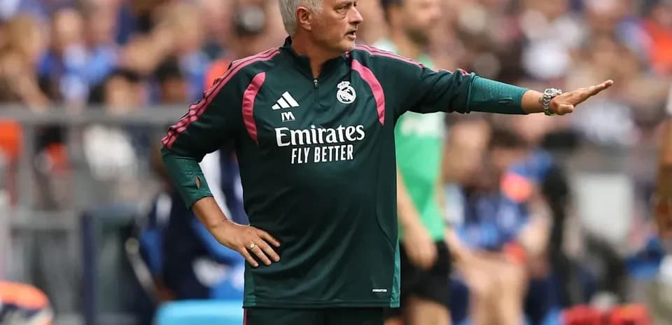 Mourinho directing players during a match