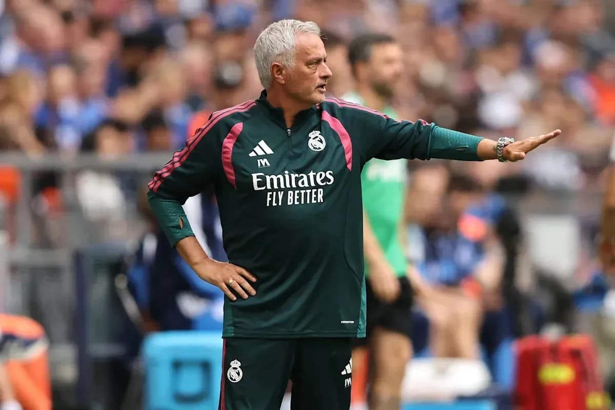 Mourinho directing players during a match