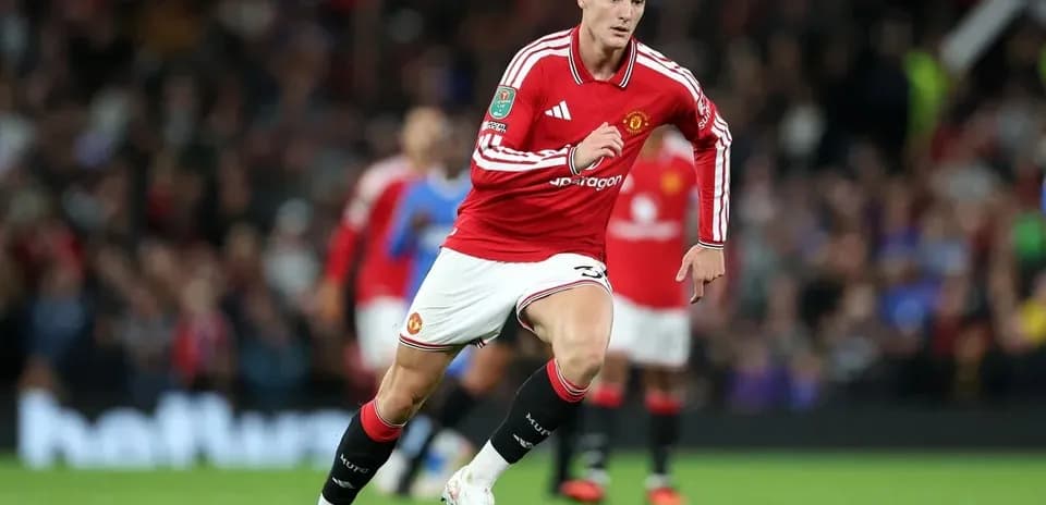 Futbolçu Manchester United formasında qaçır