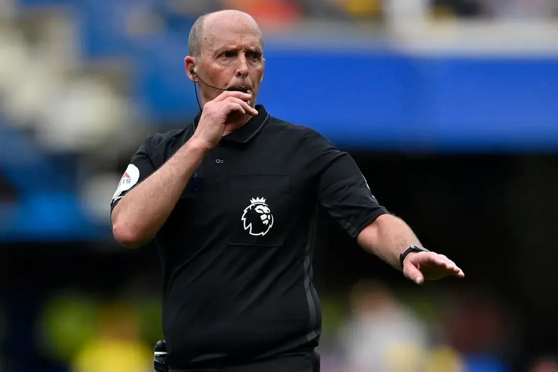 Hakim, Premier League referisi, siqnal verir