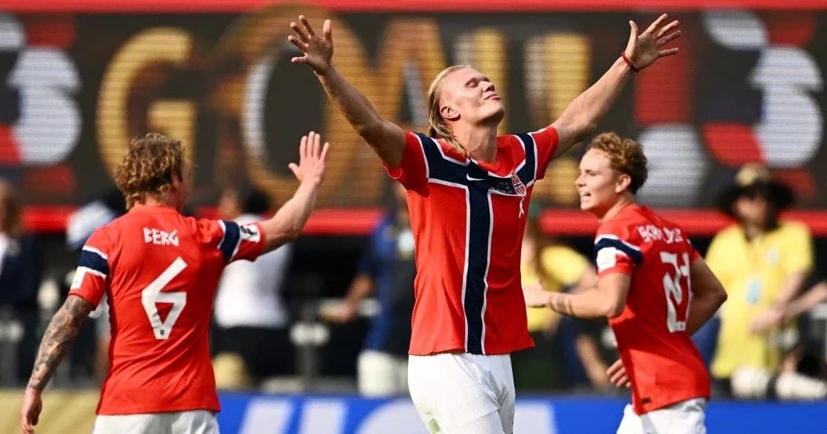 Norwegian players celebrating a goal during match