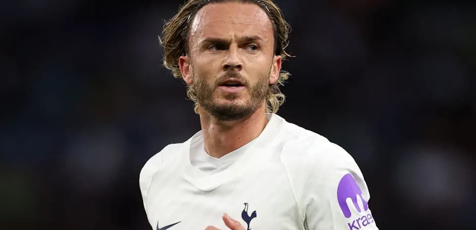 Futbolçu Tottenham formasında oyun sahasında