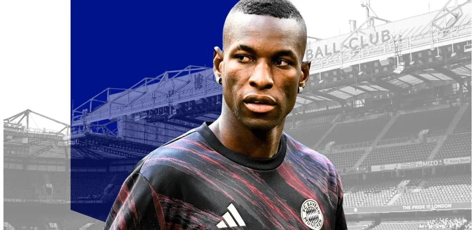 Futbolçu Chelsea stadionunda şəkil çəkdirir
