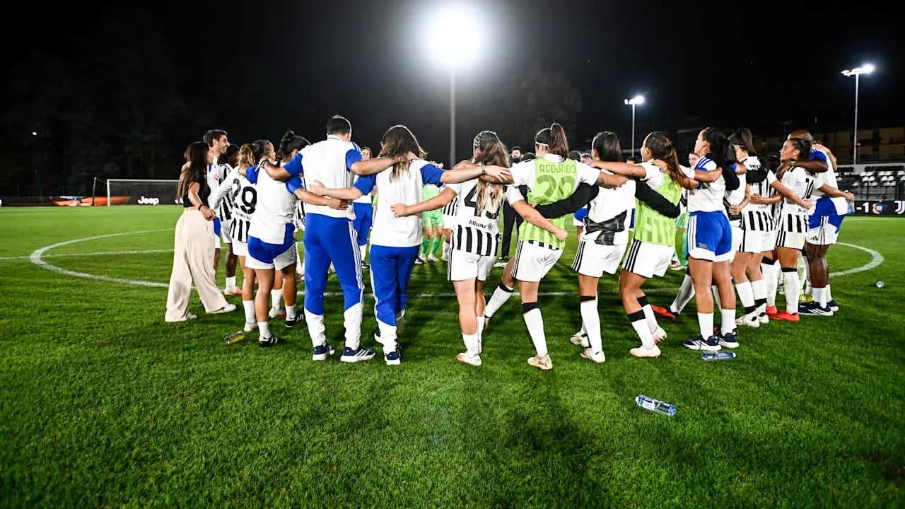 Juventus qadın komandası oyunçuları bir araya gəlib