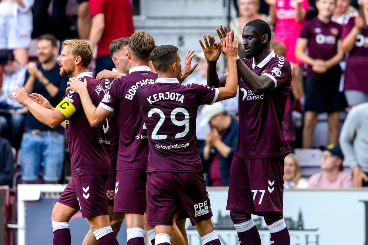 Heart of Midlothian futbolçuları birgə qeyd edirlər
