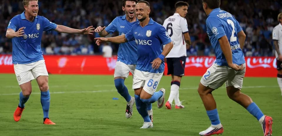 Napoli oyunçularının qələbə sevinci