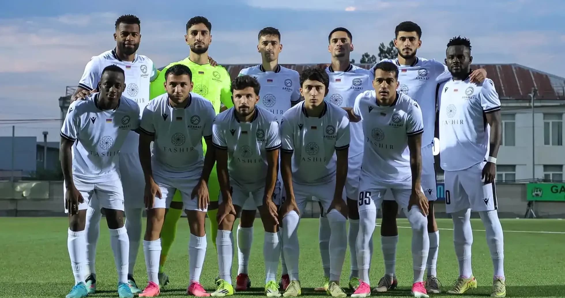 Ararat-Armenia futbol komandasının heyəti