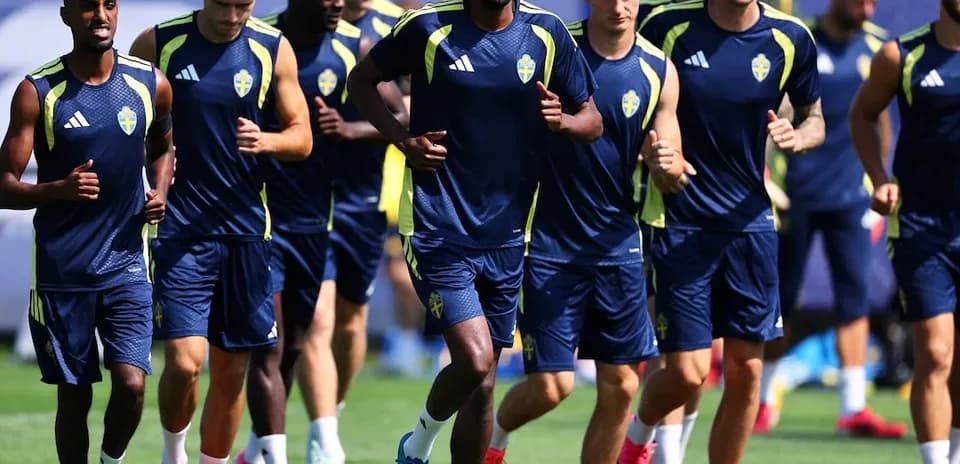 İsveç futbol komandası məşqdə