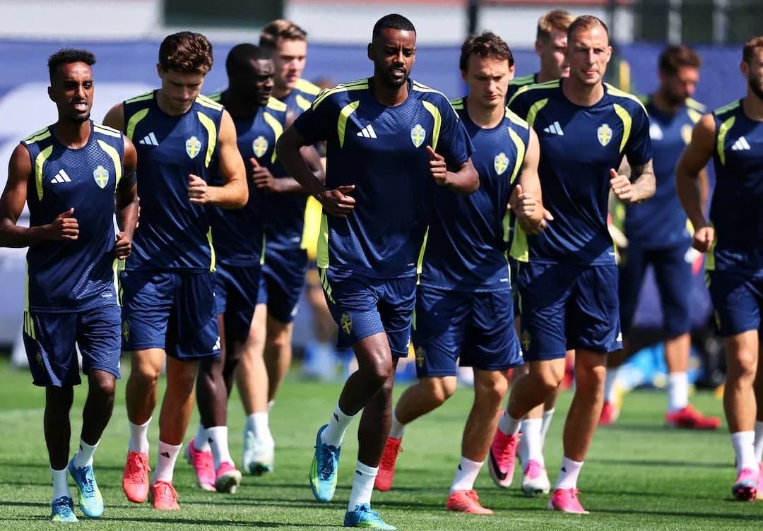İsveç futbol komandası məşqdə