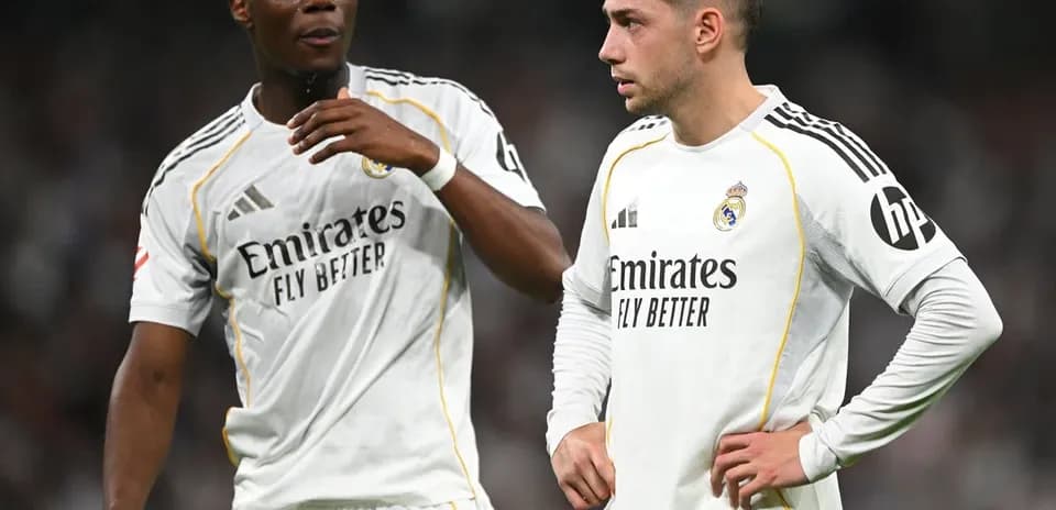 İki Real Madrid oyunçusu müzakirə edir