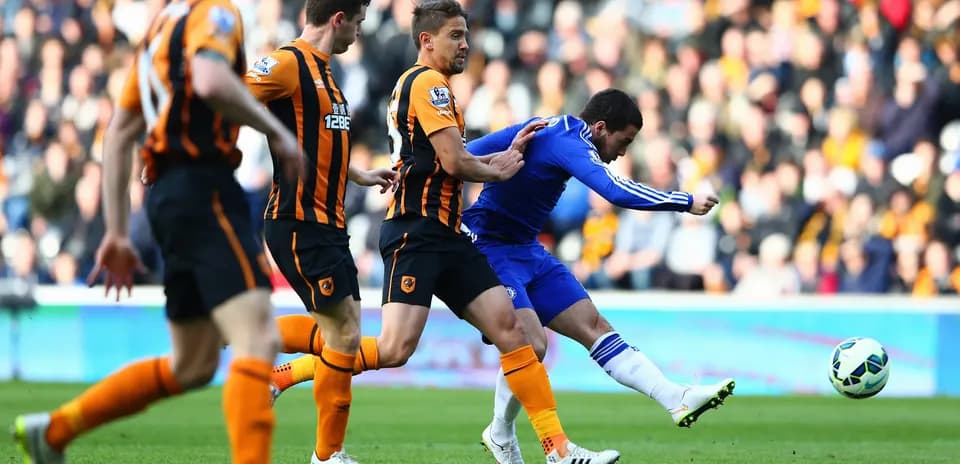 Chelsea və Hull City arasında top oyunu