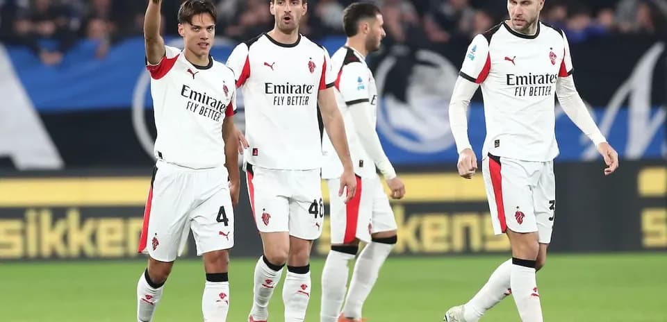 AC Milan futbolçuları matç zamanı
