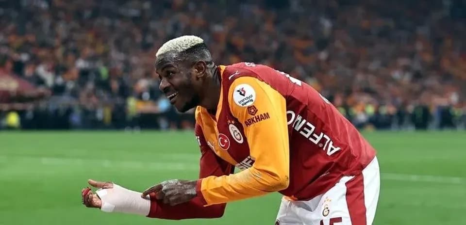 Futbolçu Galatasaray formasında qol qeyd edir