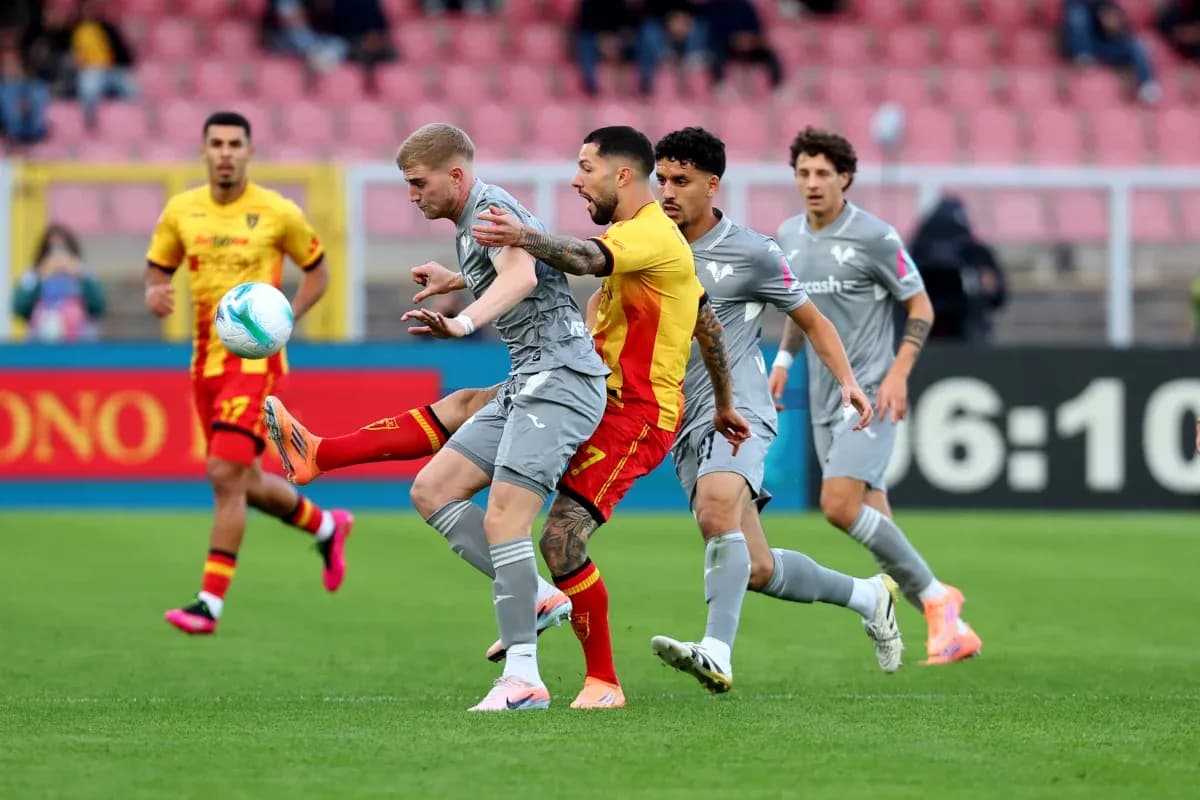 Hellas Verona və Lecce futbol matçı