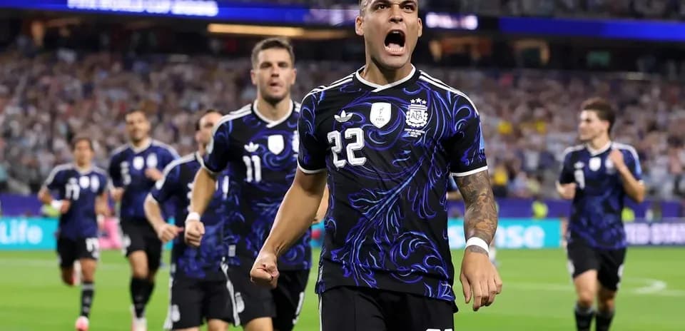 Lautaro Martínez celebrating goal with teammates