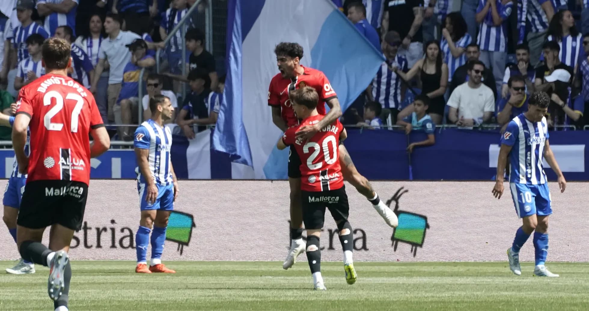 Mallorca futbolçuları qələbəni qeyd edir