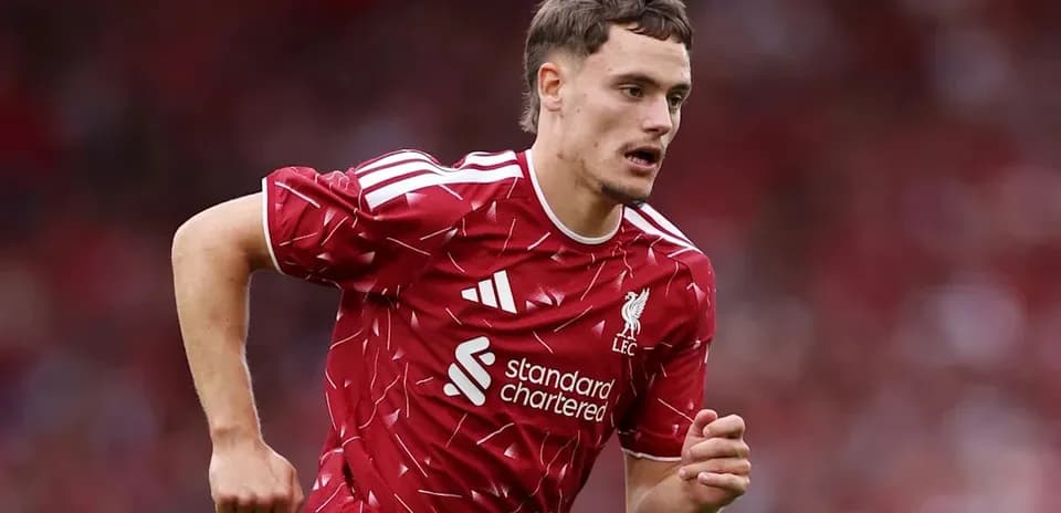 Futbolçu Liverpool formasında qaçış edir