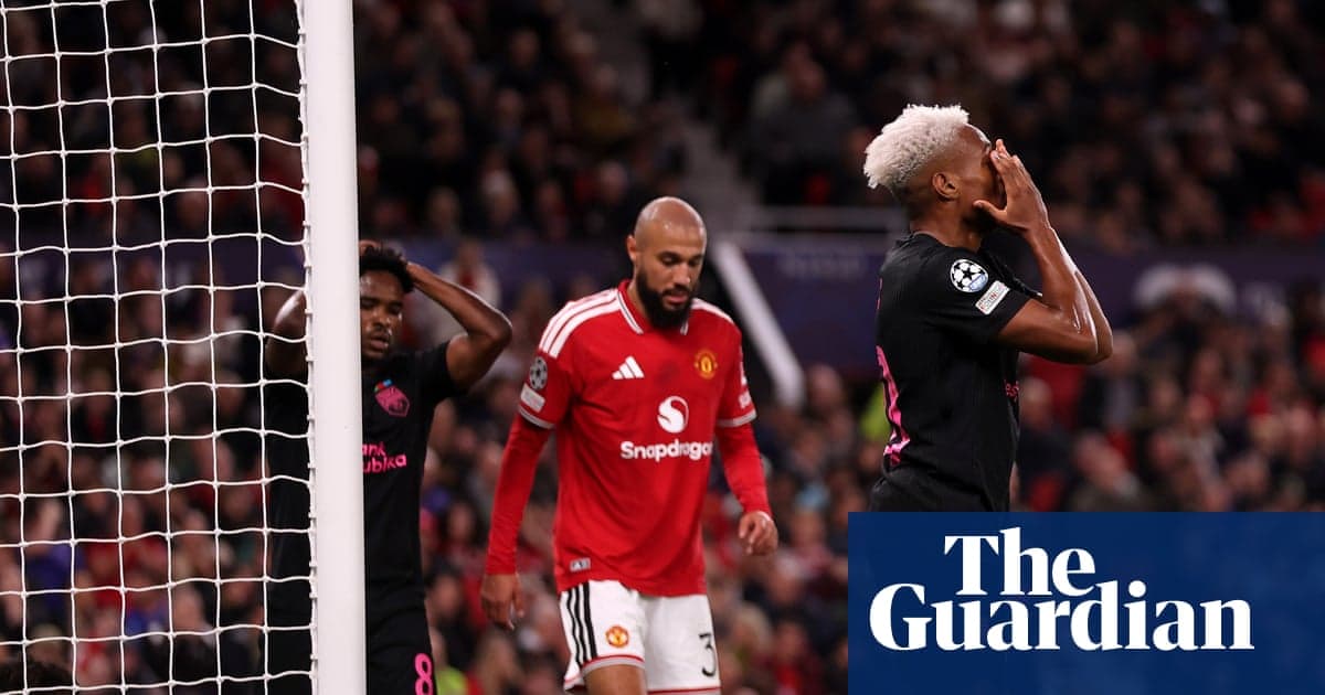 Players reacting during a tense match moment