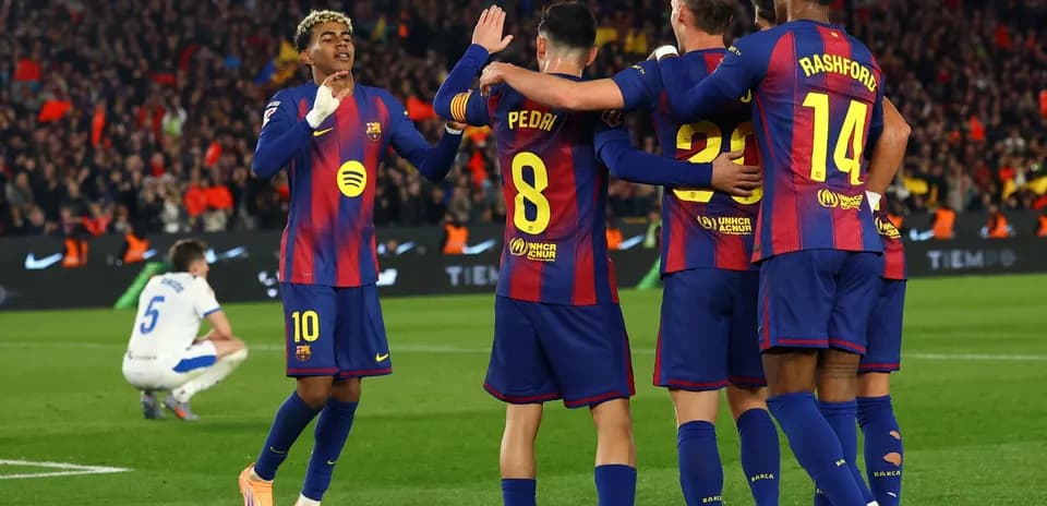 Barcelona futbolçuları qələbəni qeyd edirlər