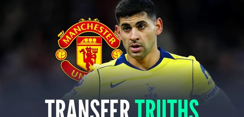 Futbolçu Manchester United emblemi ilə mətndə