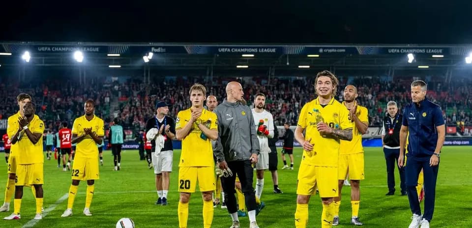 Bodo/Glimt futbolçuları alqışlayır