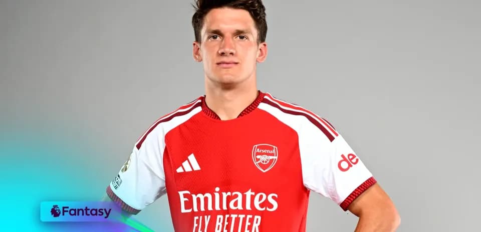 Futbolçu Arsenal formasında poz verib