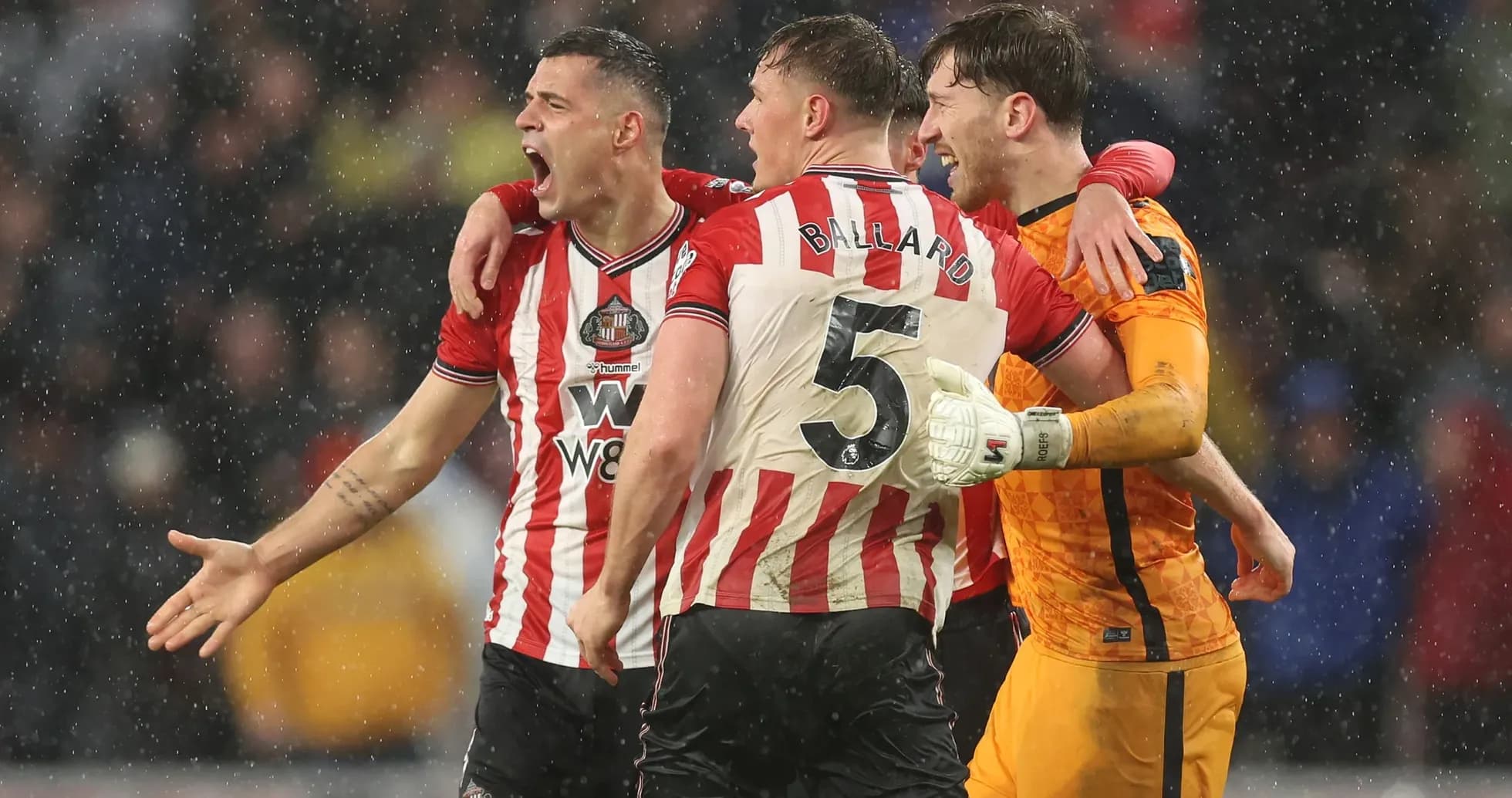 Sunderland oyunçuları sevinir