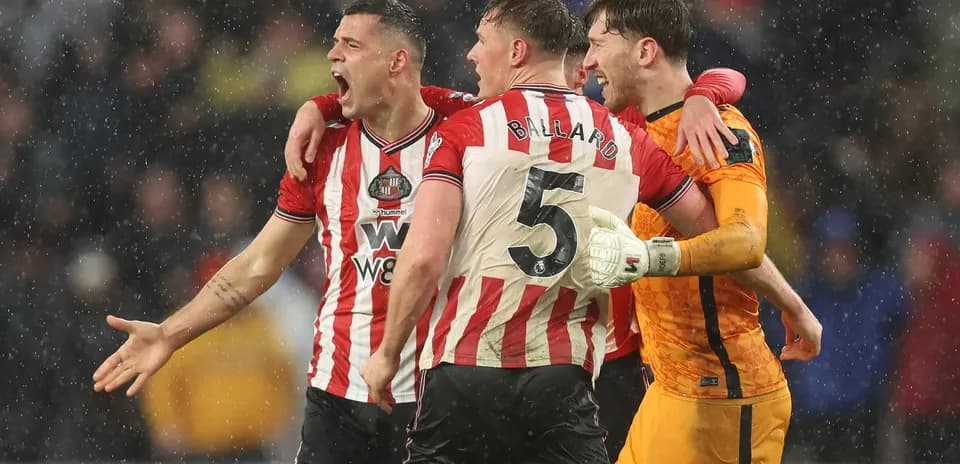 Sunderland oyunçuları sevinir