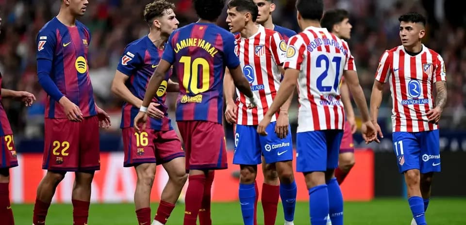 Barcelona və Atletico Madrid futbolçuları mübahisə edir