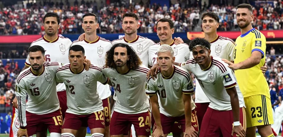 İspaniya futbol komandası oyunçuları qrup şəkli