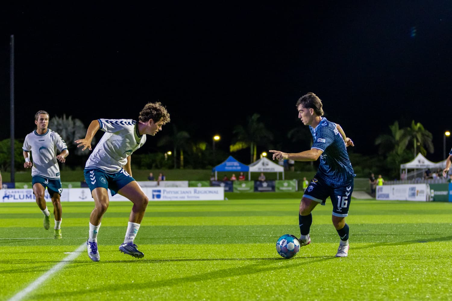 Naples və Sarasota Paradise futbol oyunu