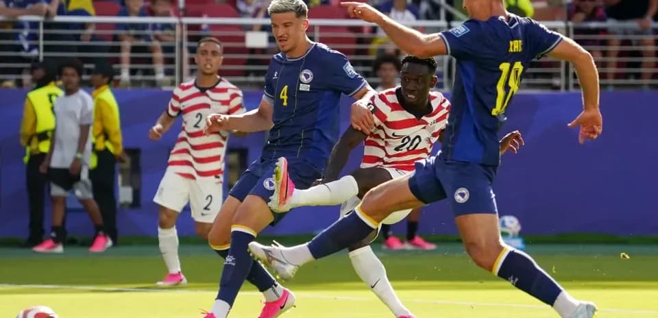 USA və Bosniya və Herseqovina futbol oyunu