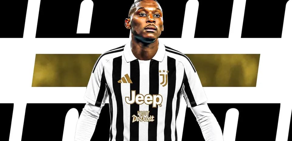 Futbolçu Juventus formasında poz verərək