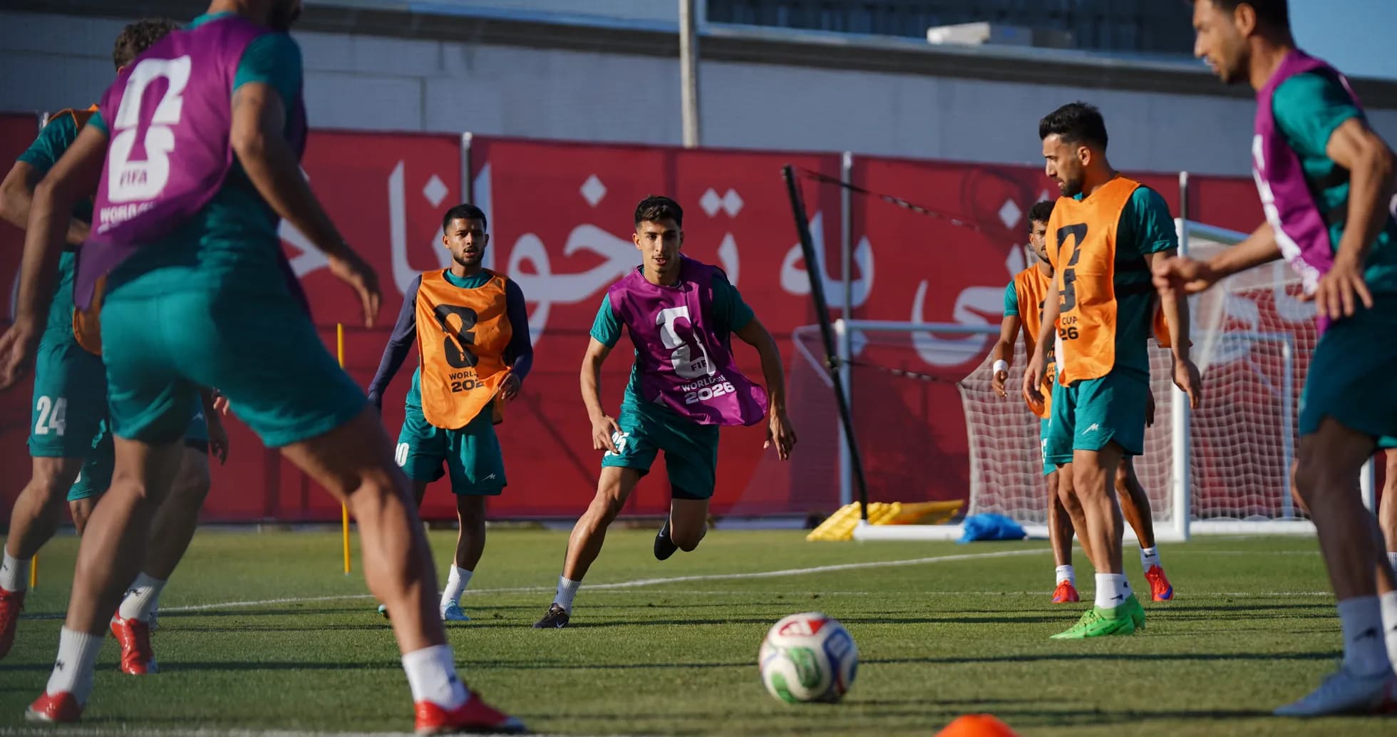 İran futbol komandası məşq edir
