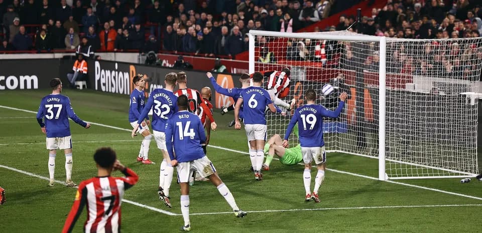 Brentford və Everton futbol oyunu