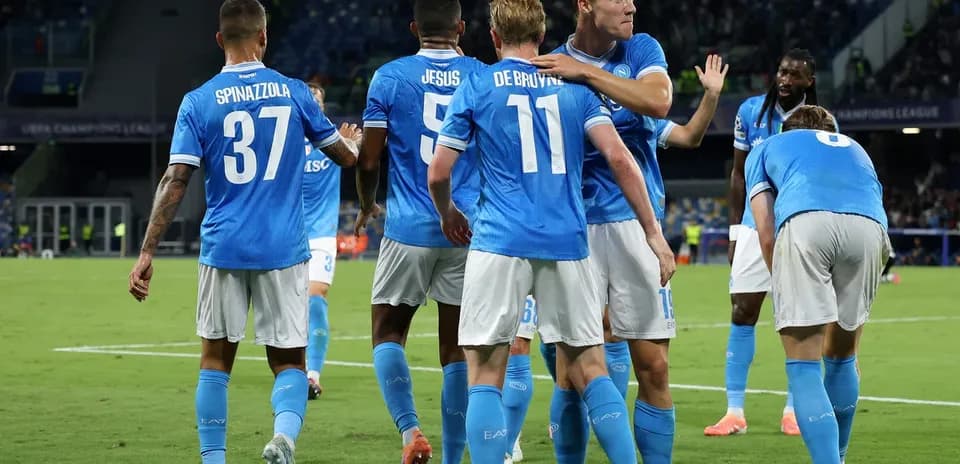 Napoli oyunçuları qolu qeyd edirlər