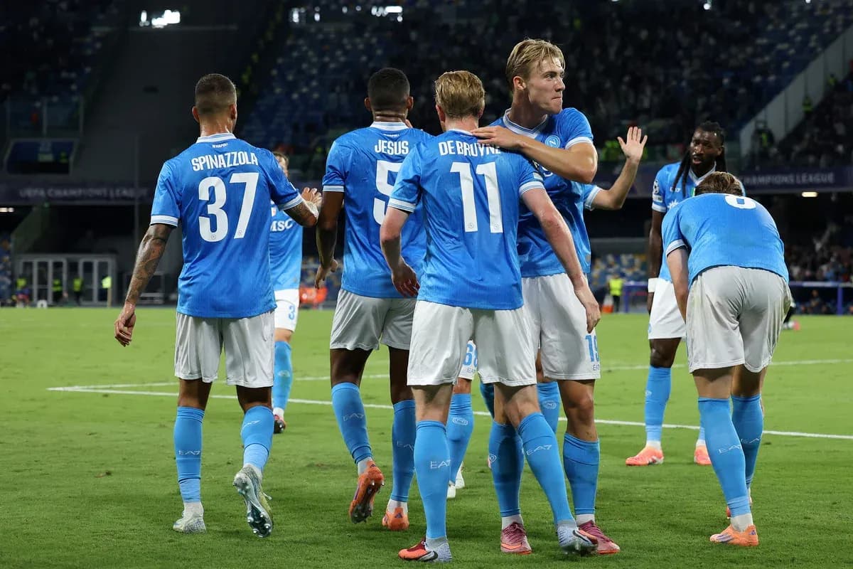 Napoli oyunçuları qolu qeyd edirlər