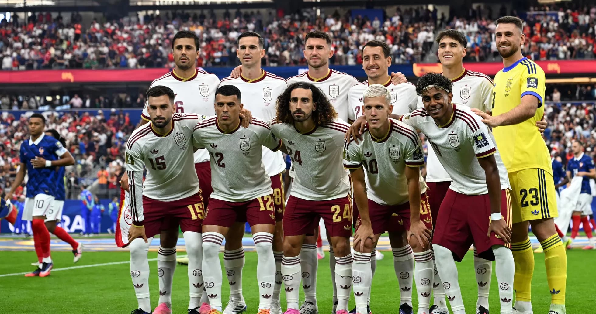 İspaniya futbol komandası oyunçuları fotoşəkildə
