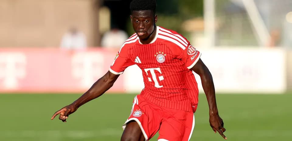 Bayern Munich player dribbling during training session