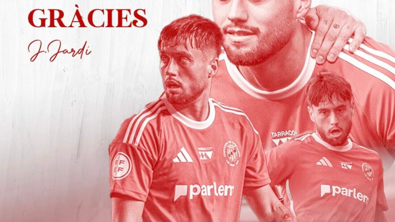 Futbolçunun tərif olunduğu qırmızı plakat
