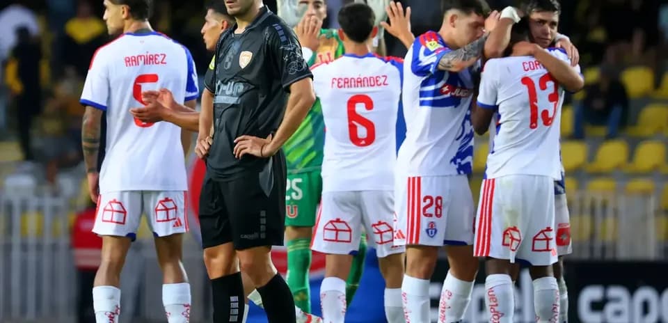 Universidad de Chile futbolçuları bir arada