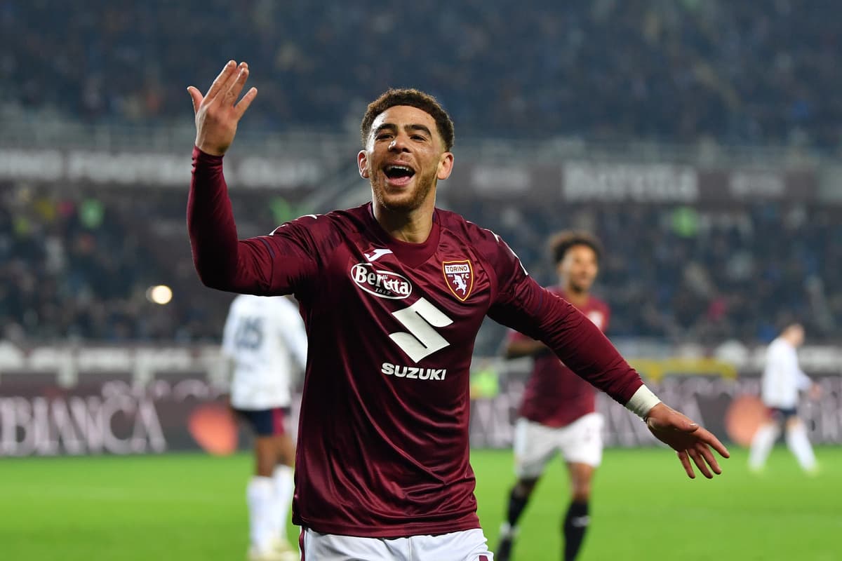 Torino futbolçusu sevinir
